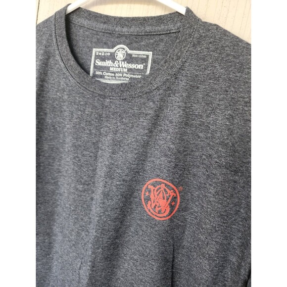 Smith & Wesson Men's Medium M Gray Top "Expect the Best" Logo Graphic T-Shirt - Picture 2 of 6